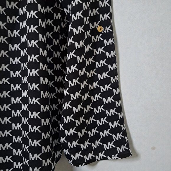 Michael Kors Size 1X, ¾ Sleeve Black & White Logo Top NWT - Picture 6 of 15